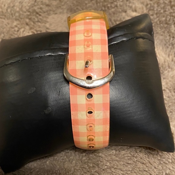 Vintage Sanrio Hello Kitty Pink and White Checkered Watch. With New Battery🌸 - Picture 3 of 3